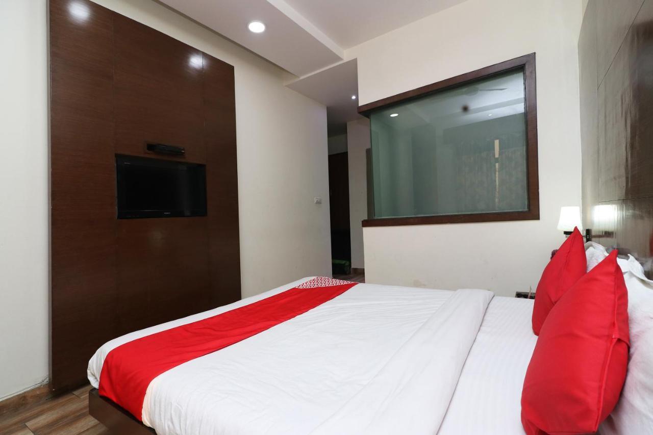 Oyo 18753 Hotel Glance Inn New Delhi Extérieur photo