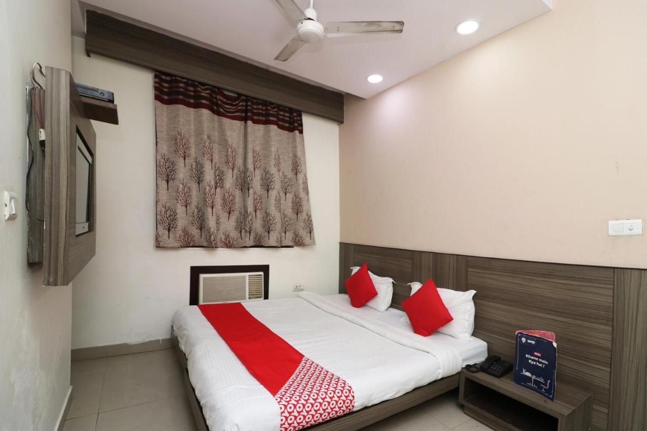 Oyo 18753 Hotel Glance Inn New Delhi Extérieur photo