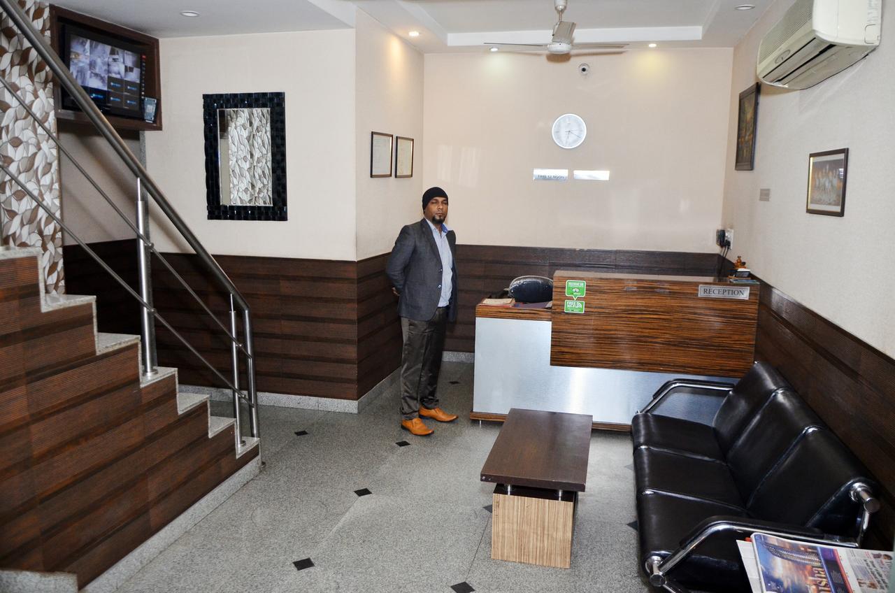 Oyo 18753 Hotel Glance Inn New Delhi Extérieur photo