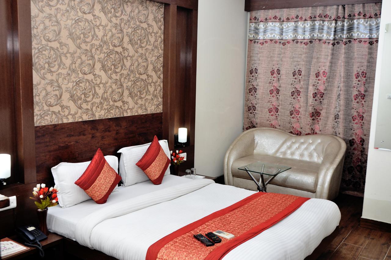 Oyo 18753 Hotel Glance Inn New Delhi Extérieur photo