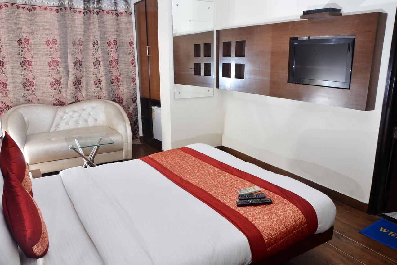 Oyo 18753 Hotel Glance Inn New Delhi Extérieur photo